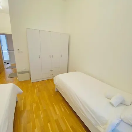 Modern In Paradise *