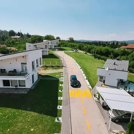 Modern In Paradise Villa *