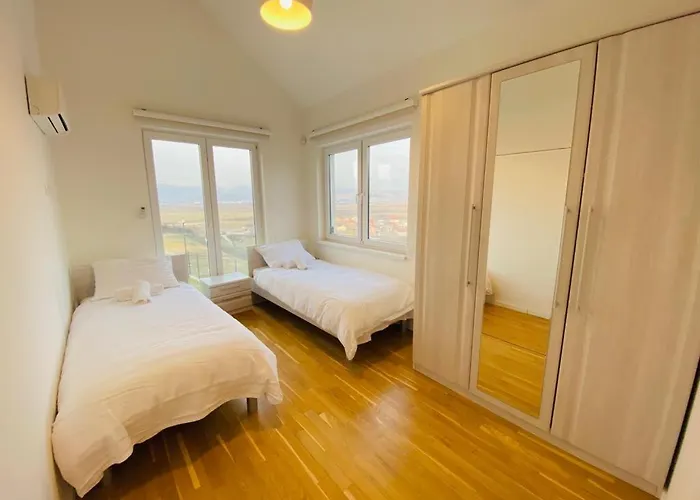 Modern In Paradise *