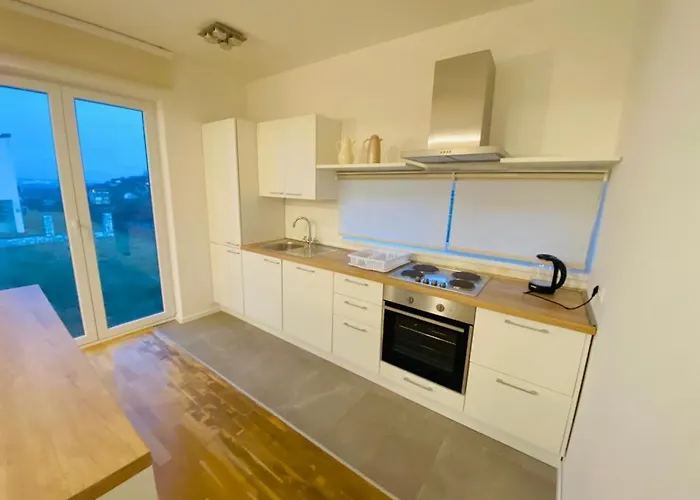 Modern In Paradise *