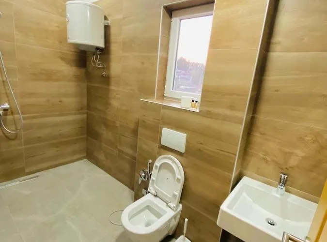 Modern In Paradise סראייבו