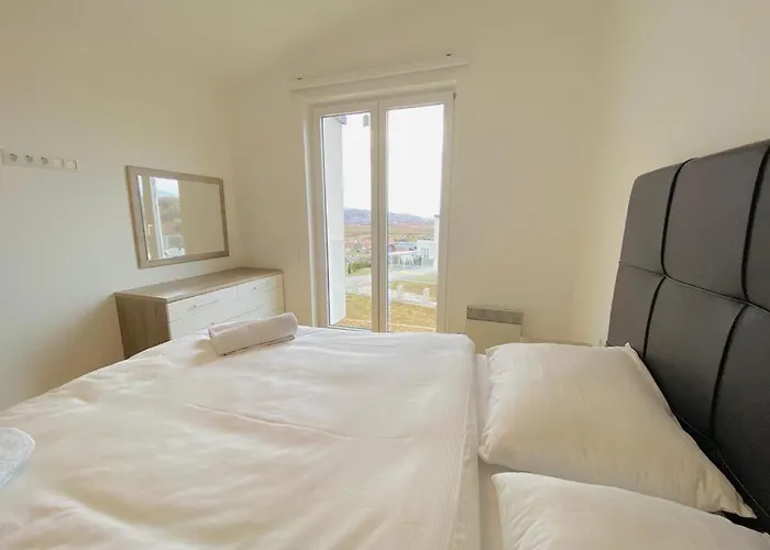 Modern In Paradise סראייבו