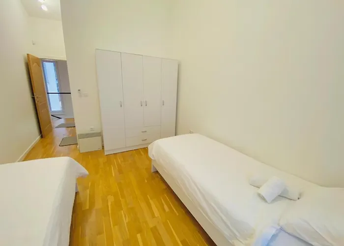 Modern In Paradise *